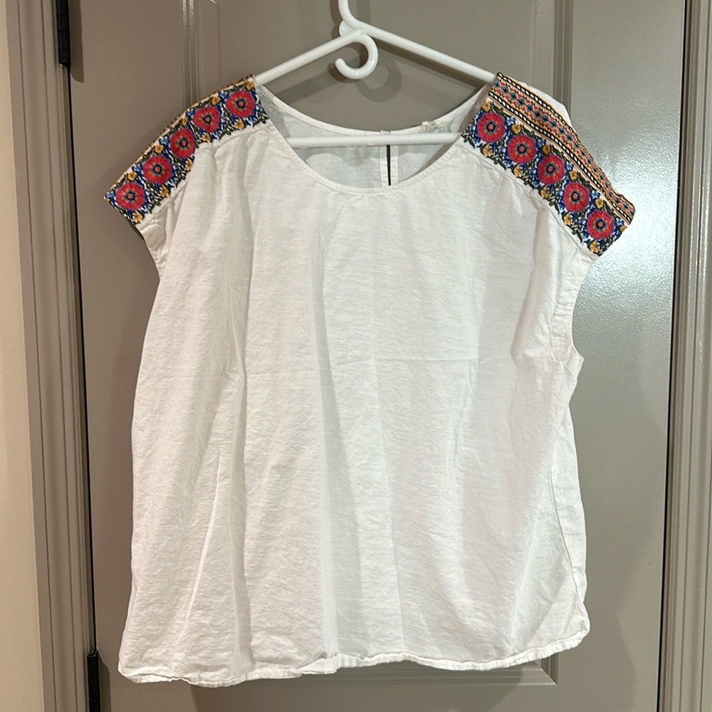 Caslon White Tee with Colorful Embroidered Sleeves